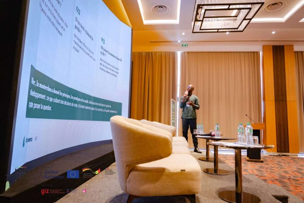2 -Participants-Green-Coding Intervenants- Developpeurs Decideurs-publics Entrepreneurs-numeriques AKASSAA